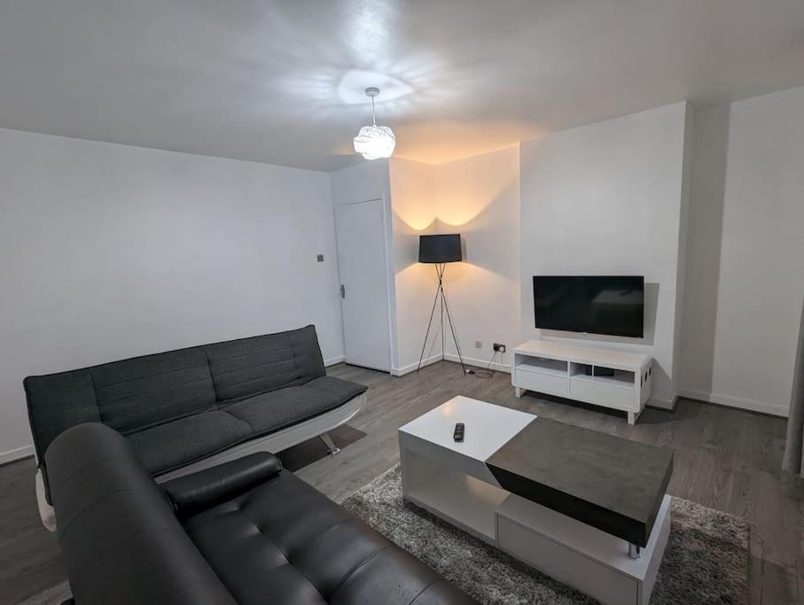 3 Bedroom Apartment Sleeps 8 Edinburg Exteriör bild