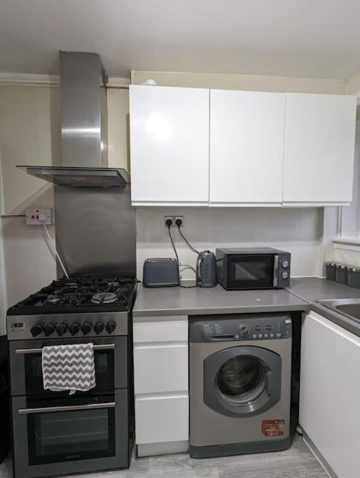 3 Bedroom Apartment Sleeps 8 Edinburg Exteriör bild