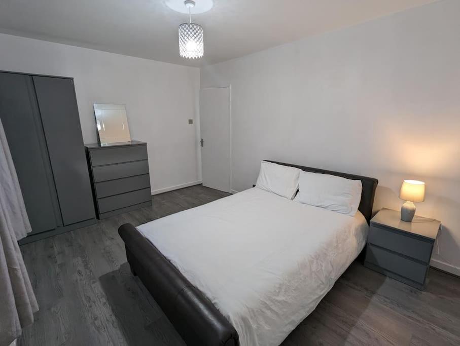 3 Bedroom Apartment Sleeps 8 Edinburg Exteriör bild